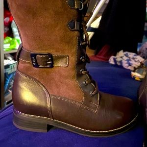 Pajar fur lined boots women size 8. Gently used condition.